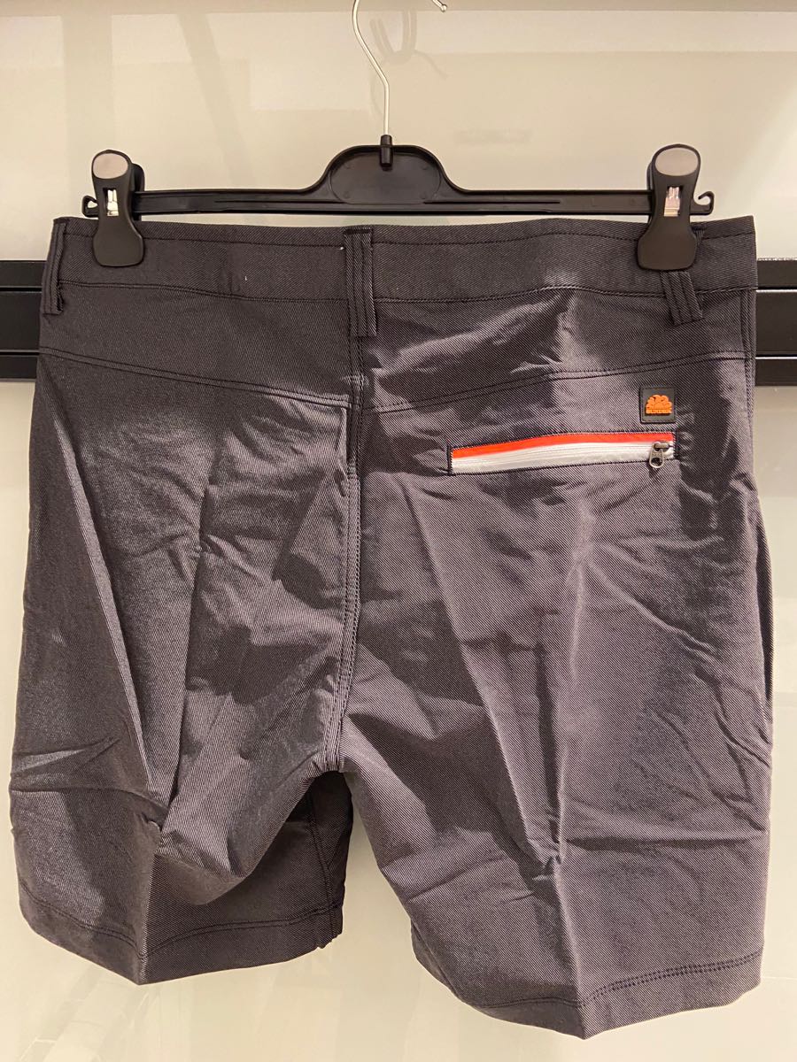 BERMUDAS COLORGRIS