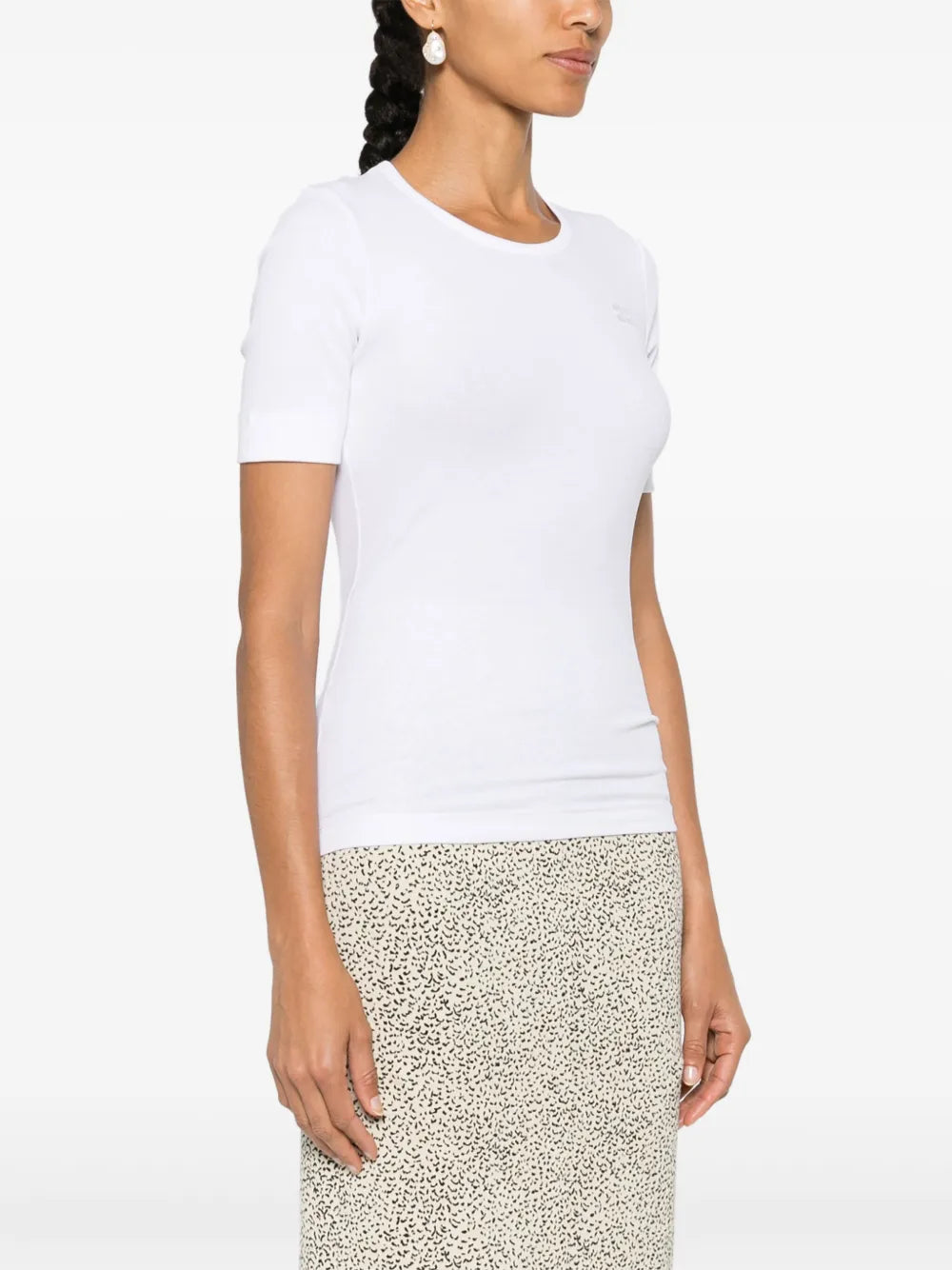 CAMISETA CON LOGO BORDADO