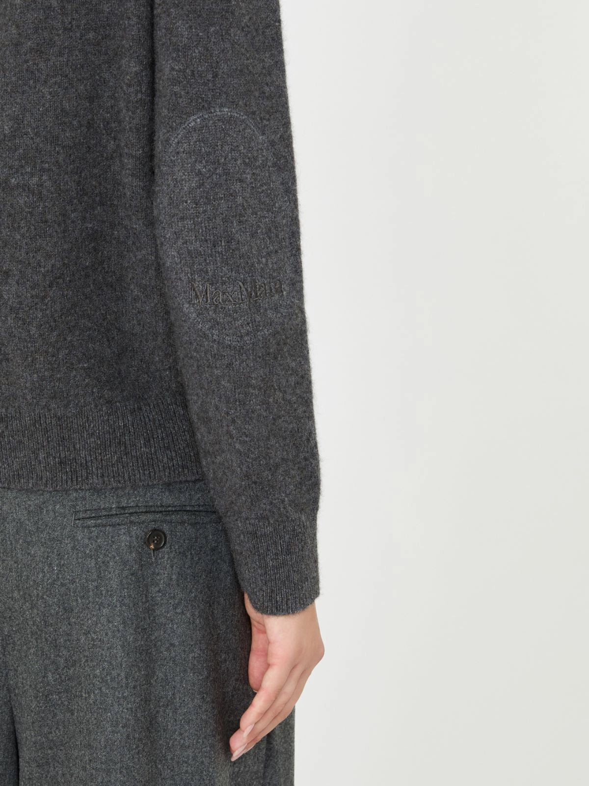 JERSEY DE CUELLO REDONDO DE HILADO DE JAK- GRIS MEDIO