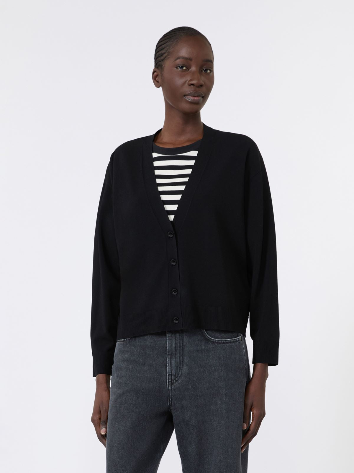 CÁRDIGAN CON CUELLO DE PICO NEGRO 00160|WKDBOARIO|229