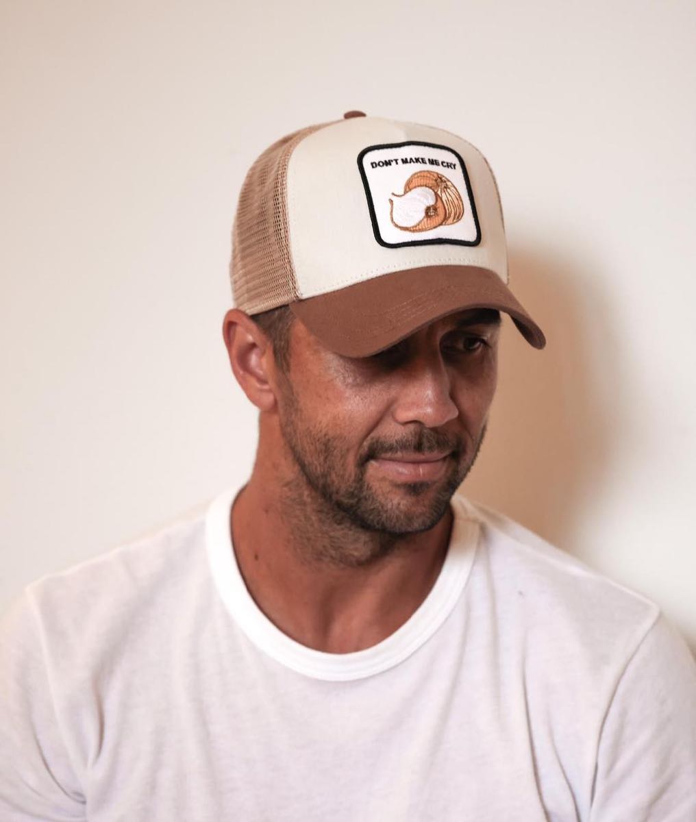 GORRA COLORBEIGE Y CAMEL.