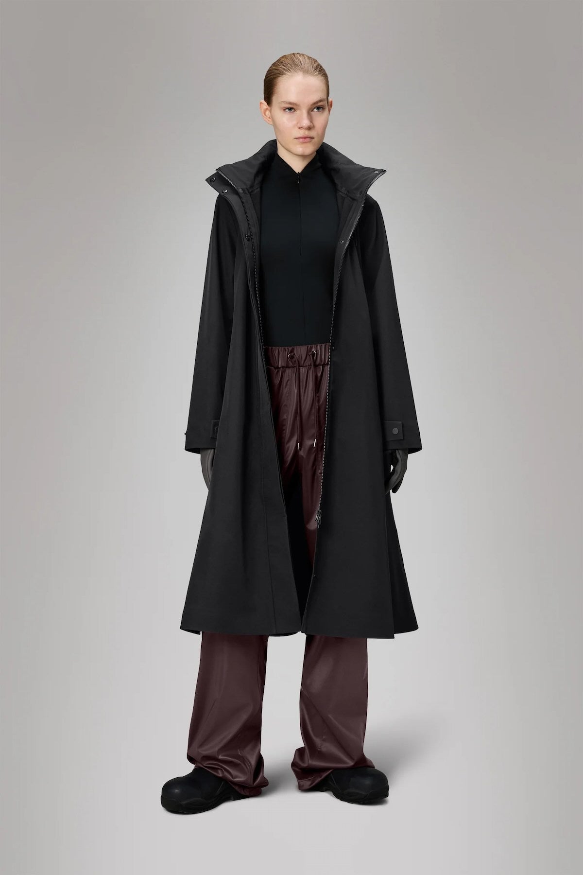 CHAQUETA RAINS COLOR NEGRO