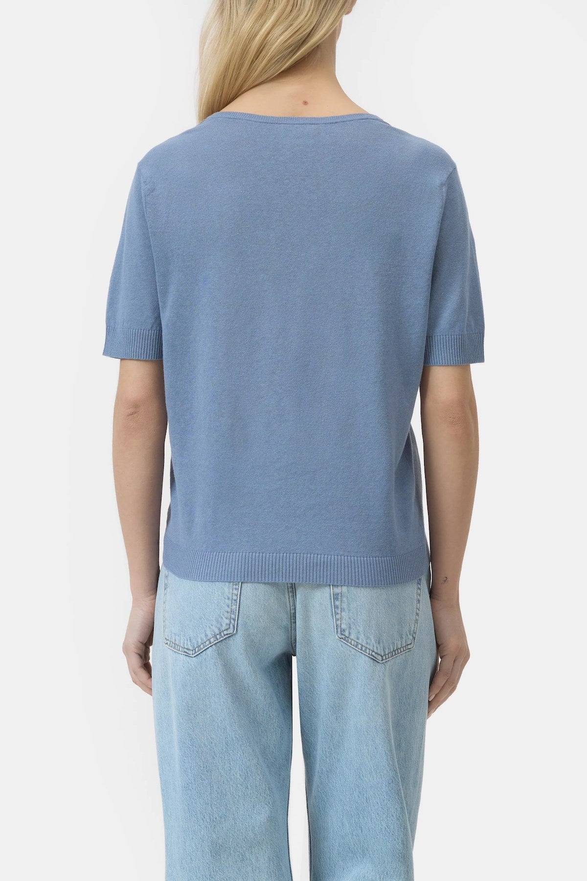 CAMISETA CLOSED COLOR AZUL