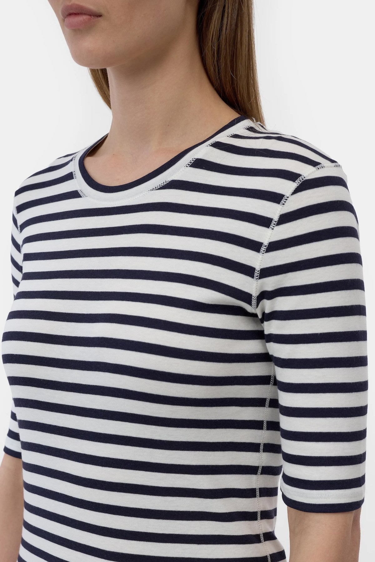 CAMISETA CLOSED COLOR NEGRO