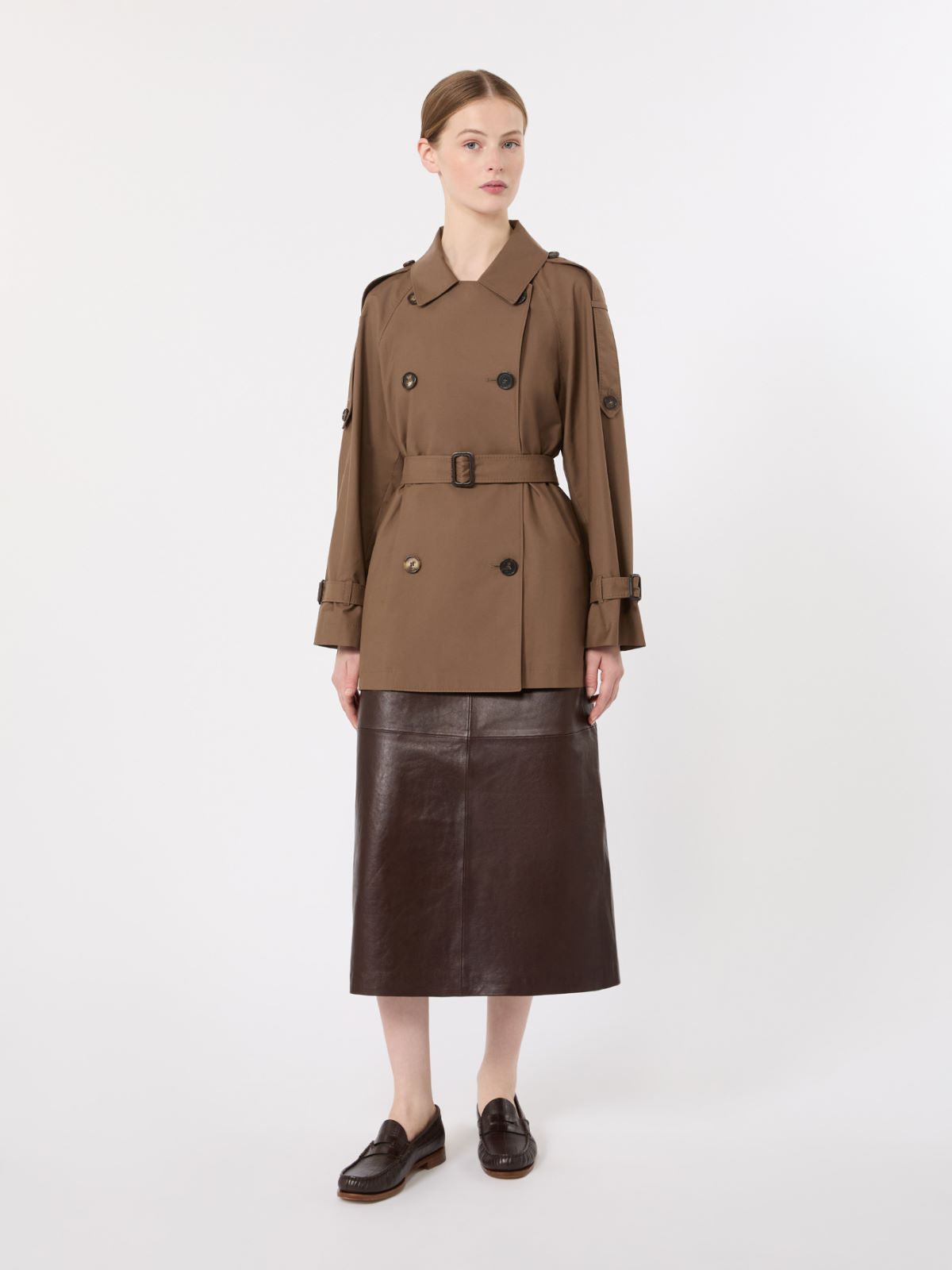 GABARDINA CORTA DE SARGA IMPERMEABLE-MARRON