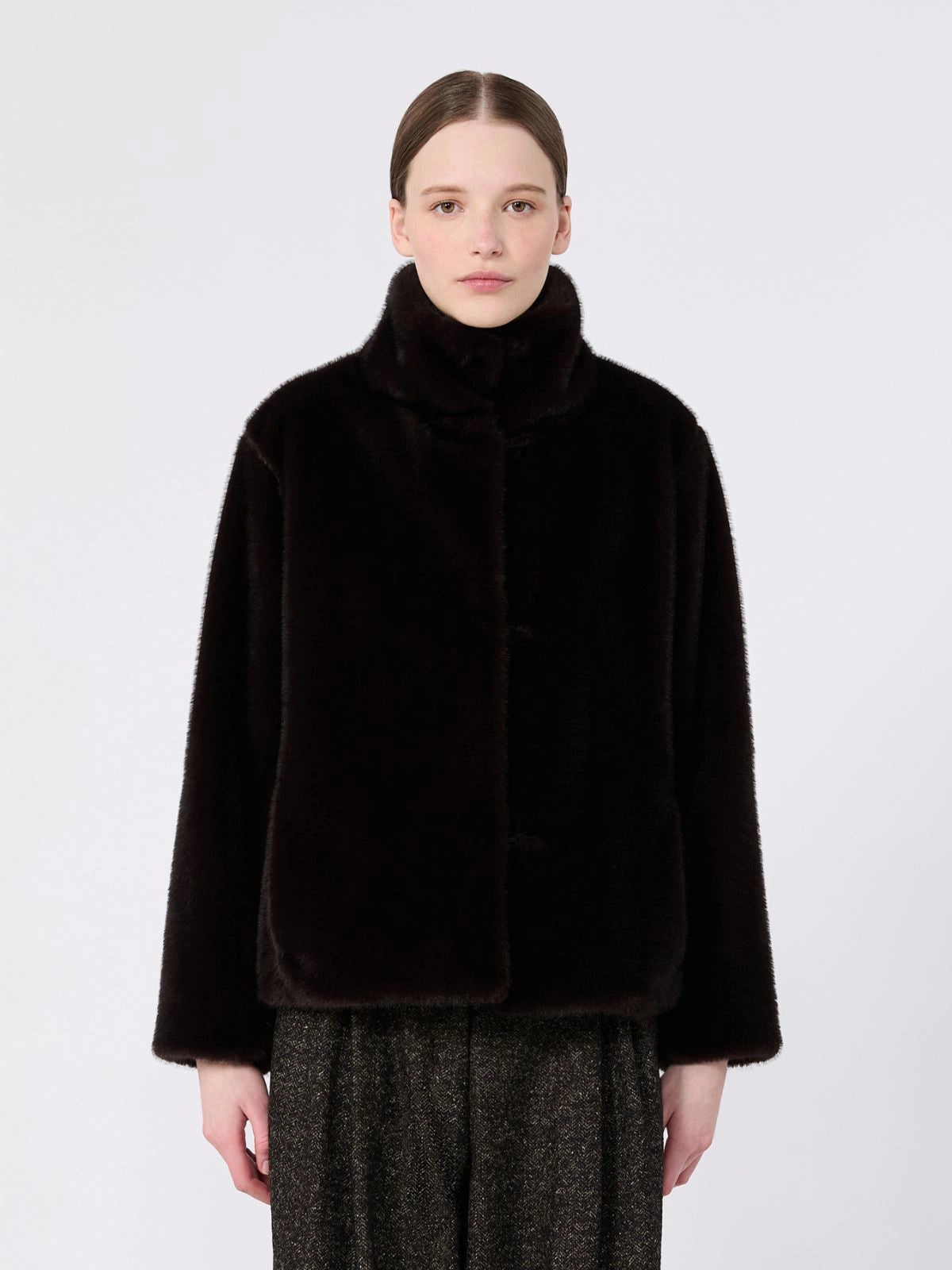 ABRIGO CROPPED SUAVEMARRON OSCURO