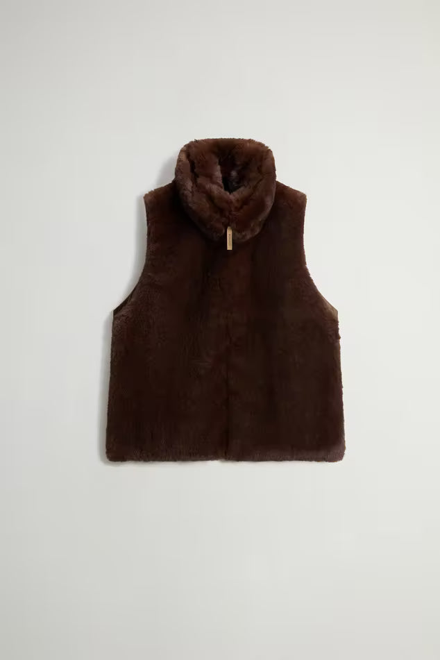 Chaleco híbrido de pelo sintético y nailon acolchado