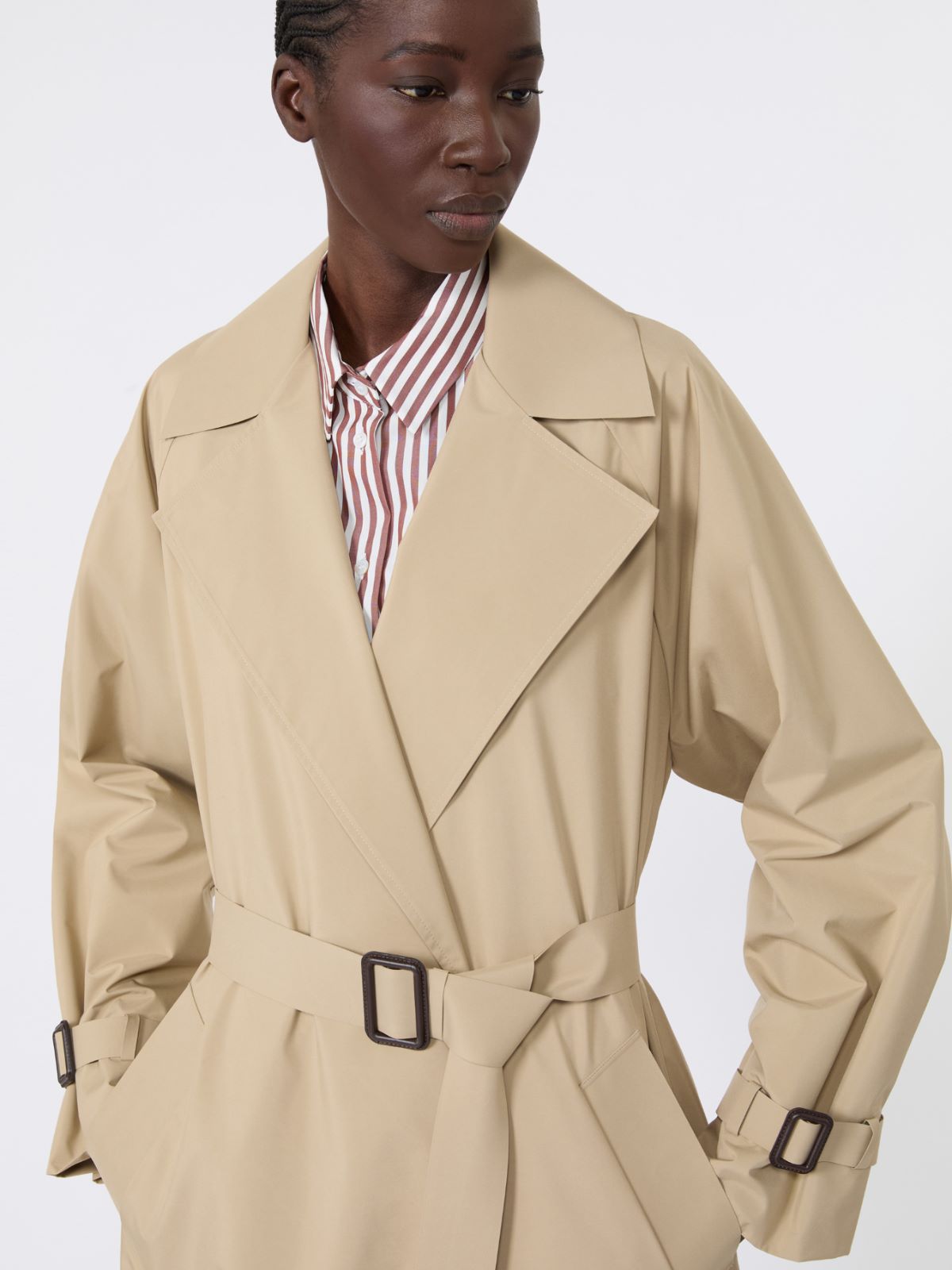 GABARDINA LARGA TELA TÉCNICA REPELENTE 00160|WKDFATTO|35