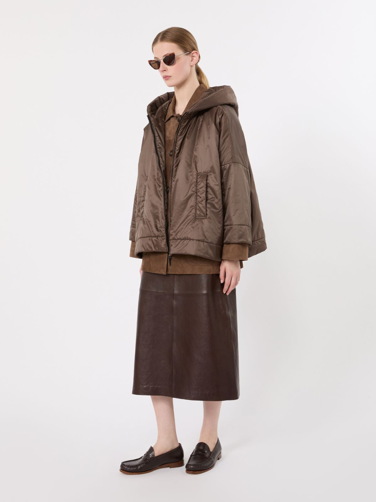 CHAQUETA ACOLCHADA IMPERMEABLE CON CAPUCHA - MARRON