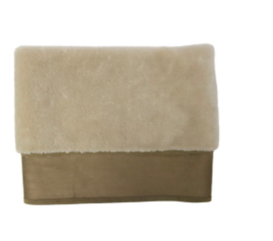 CUELLO DE PIEL BEIGE REVERSIBLE.