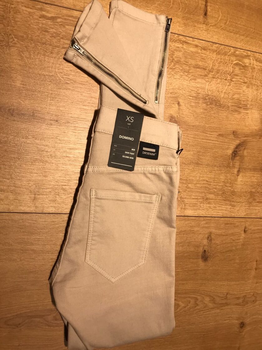 PANTALON DR. DENIM, COLOR BEIGE - Imagen 3