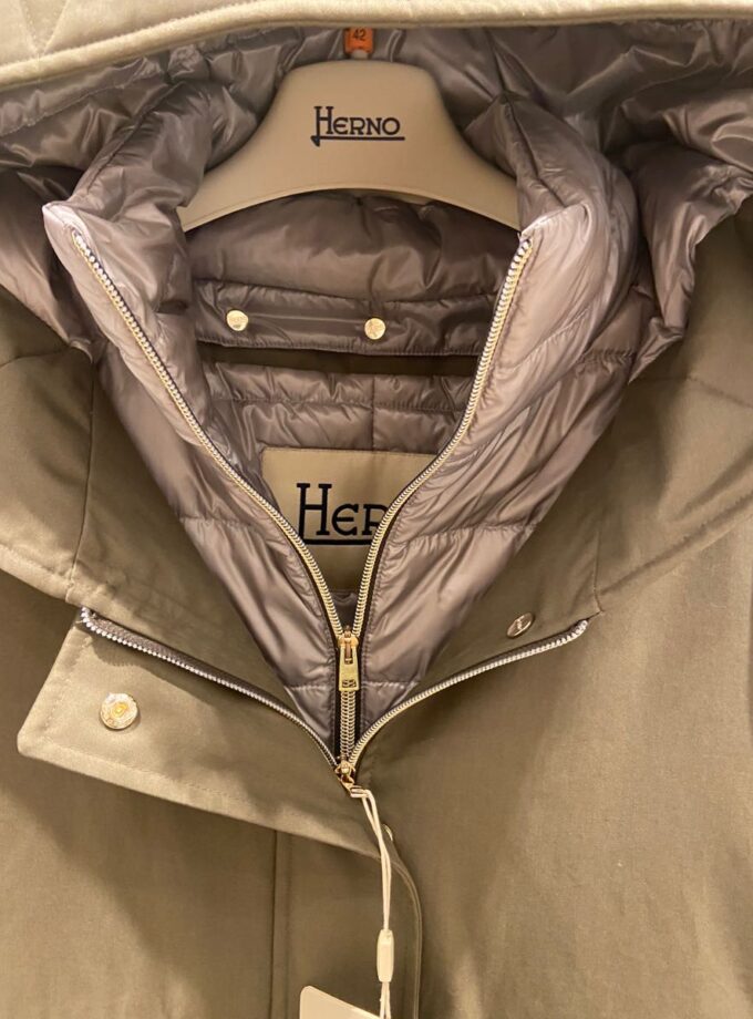 PLUMAS CORTO HERNO, COLOR VERDE