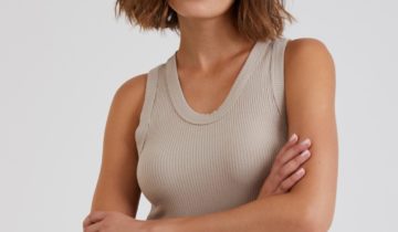 CAMISETA  COLOR TAUPE MI AND CO