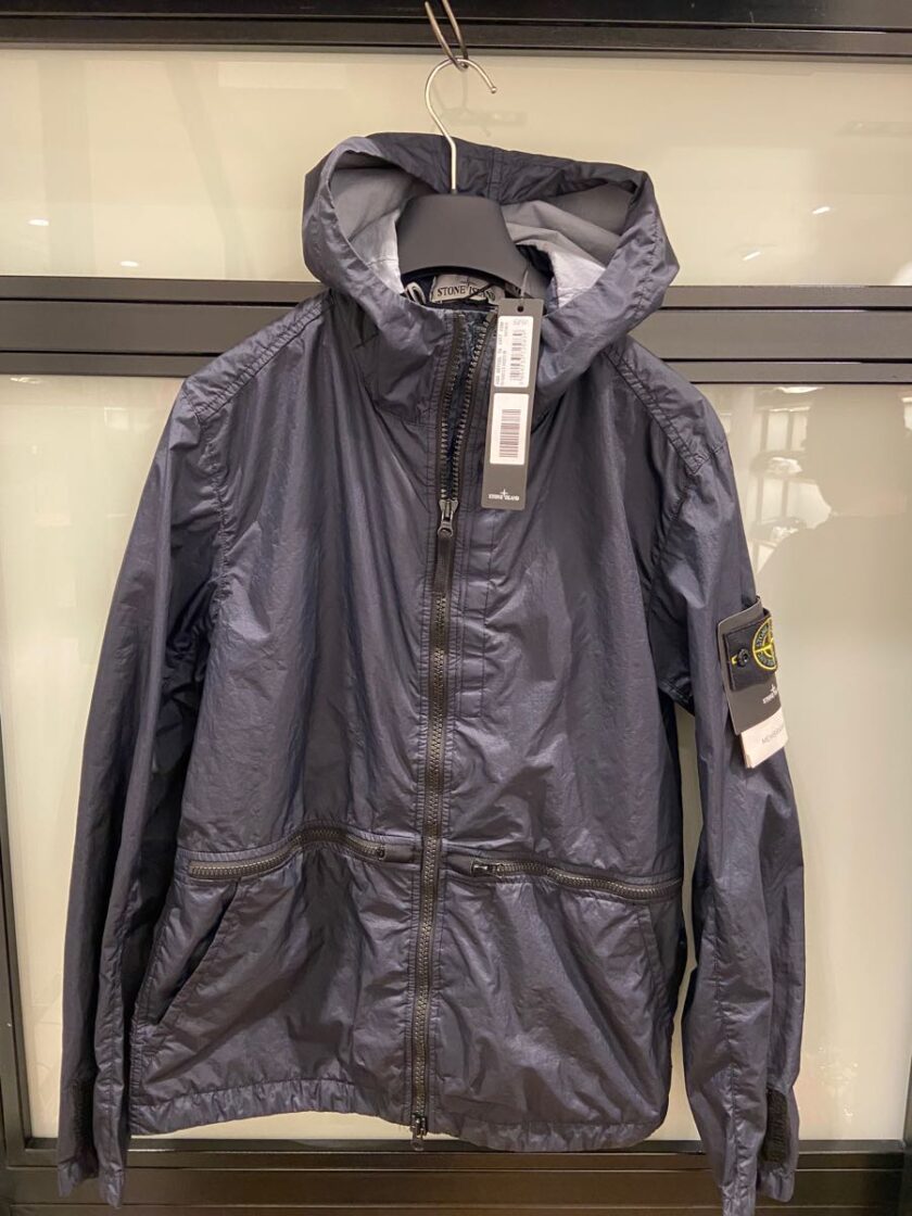 CAZADORA  COLOR azul marino STONE ISLAND