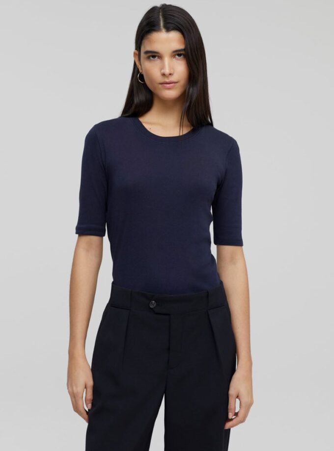 CAMISETA  COLOR Azul lavado. CLOSED