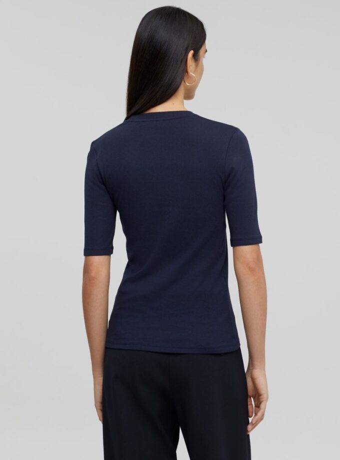 CAMISETA  COLOR Azul lavado. CLOSED