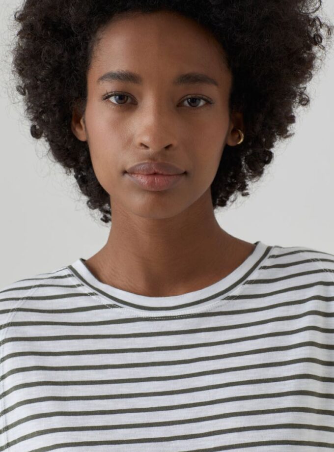 CAMISETA  COLOR BLANCO CLOSED