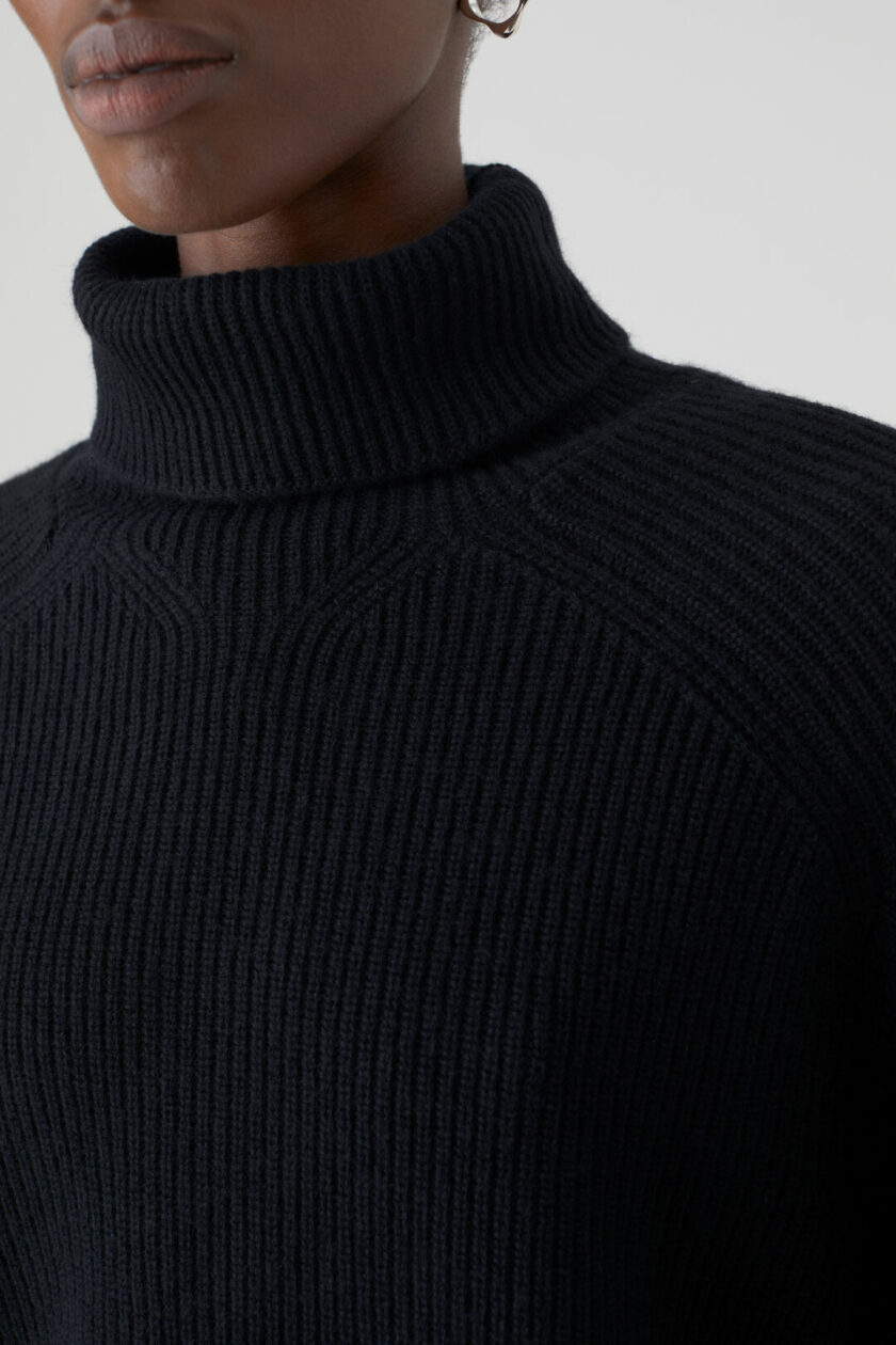 JERSEY  COLOR NEGRO CLOSED - Imagen 2