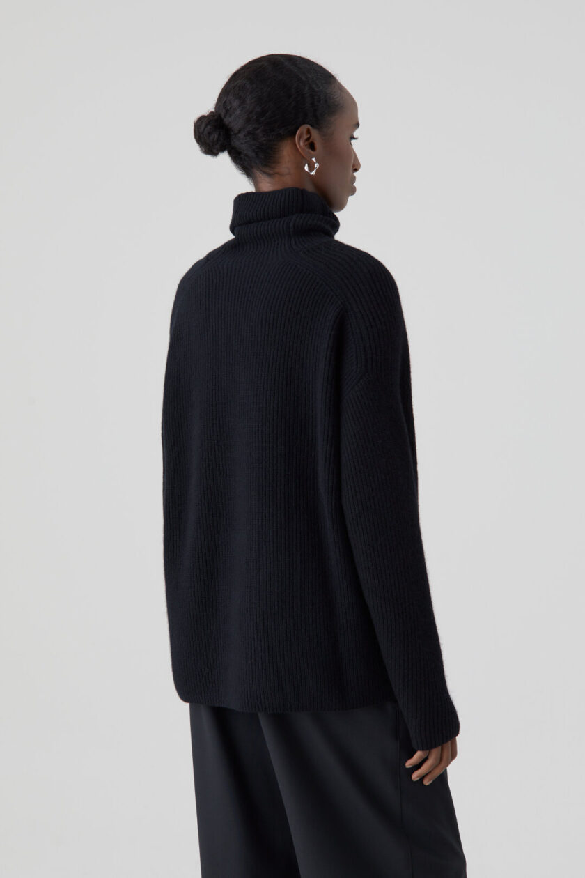 JERSEY  COLOR NEGRO CLOSED - Imagen 3