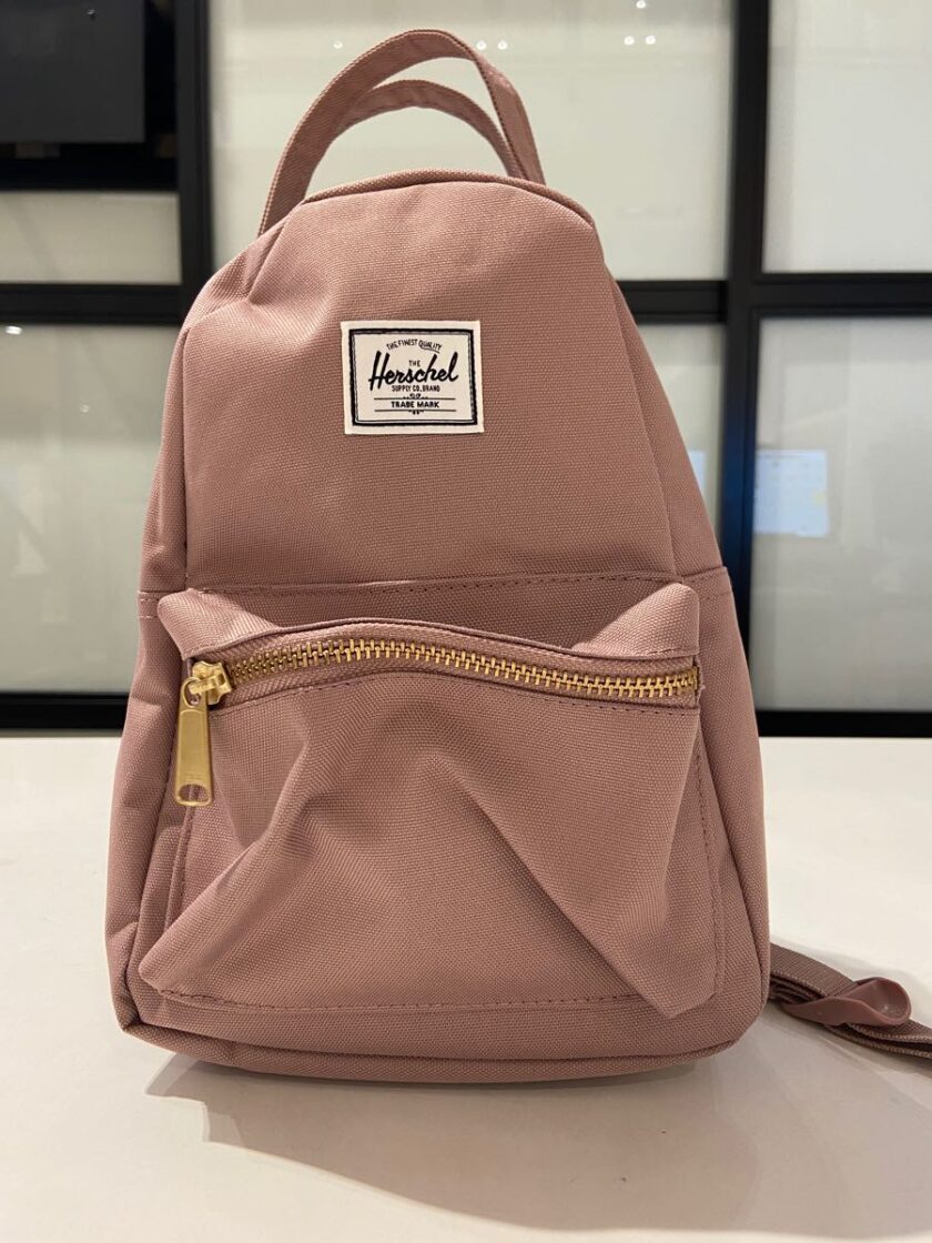 MOCHILA  COLOR rosa HERSCHEL