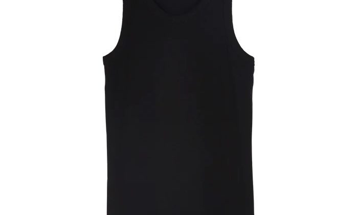 CAMISETA  COLOR NEGRO FINGER IN THE NOSE