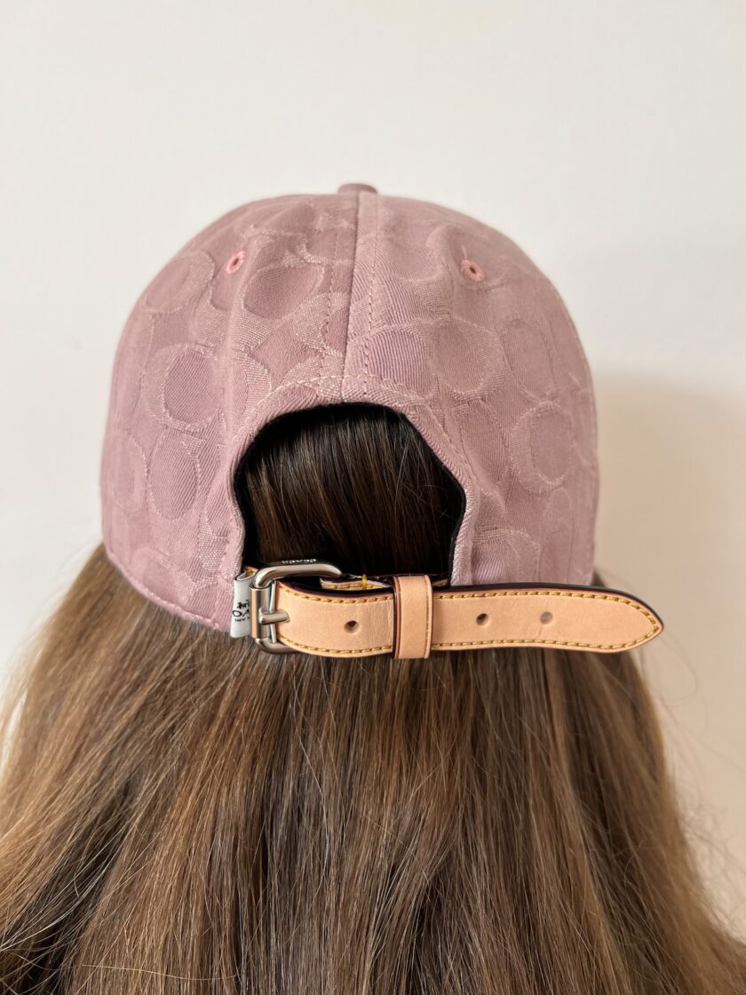GORRA  COLOR MALVA COACH - Imagen 3