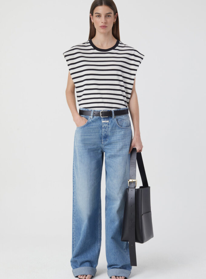 CAMISETA  COLOR NEGRO CLOSED