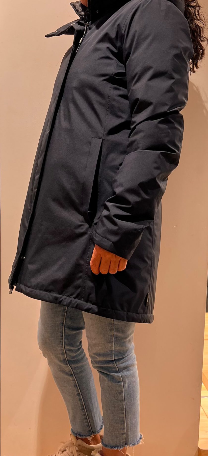 PARKA  COLOR AZUL MARINO HERNO - Imagen 2