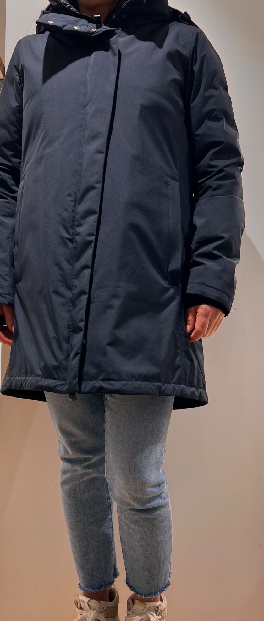 PARKA  COLOR negro HERNO - Imagen 3