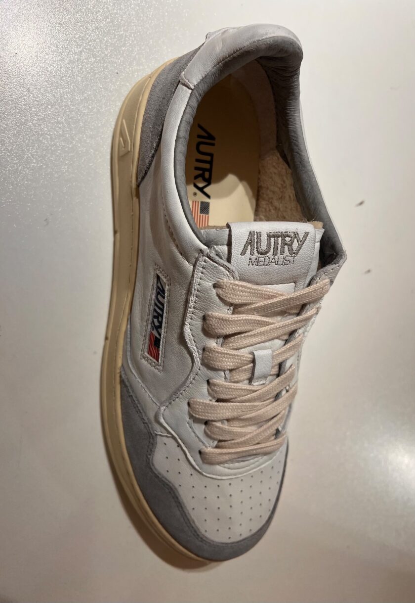 ZAPATILLAS  COLOR BLANCO / GRIS Autry - Imagen 3