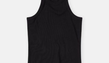 CAMISETA  COLOR NEGRO CLOSED