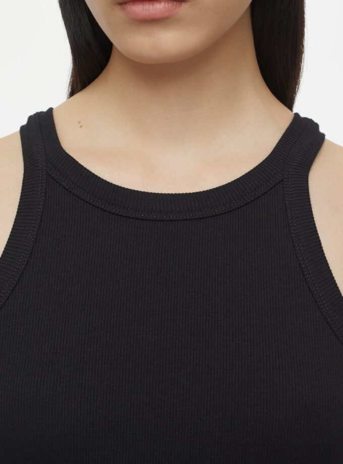 CAMISETA  COLOR NEGRO CLOSED