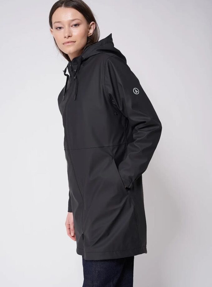 ABRIGO COLOR NEGRO TANTÄ