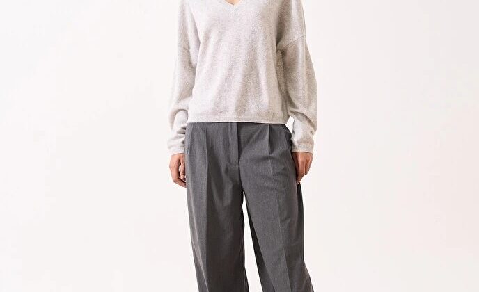 Suéter tipo ponchoCAMBOY con cuello en V 100 % cachemira ABSOLUT CASHMERE