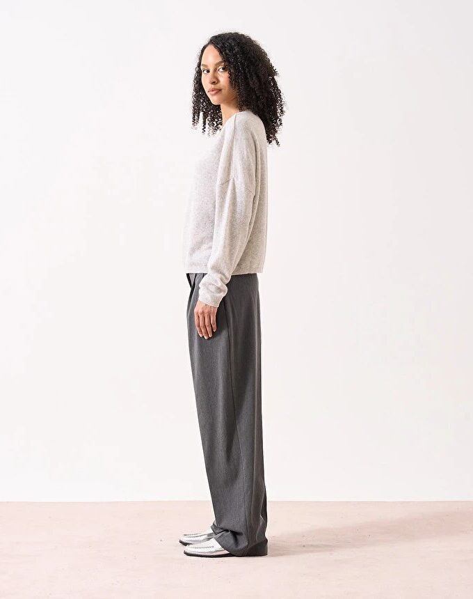 Suéter tipo ponchoCAMBOY con cuello en V 100 % cachemira ABSOLUT CASHMERE