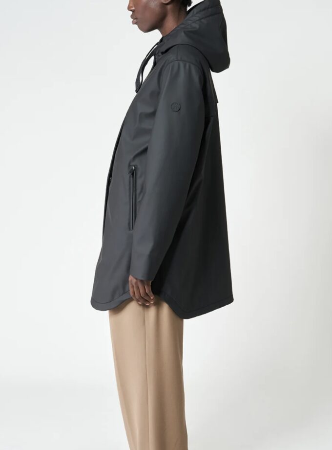 CHAQUETA  COLOR NEGRO TANTÄ