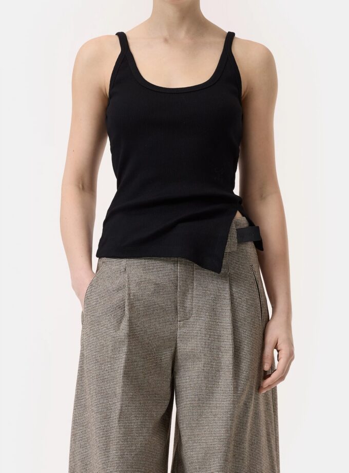 CAMISETA  COLOR NEGRO CLOSED