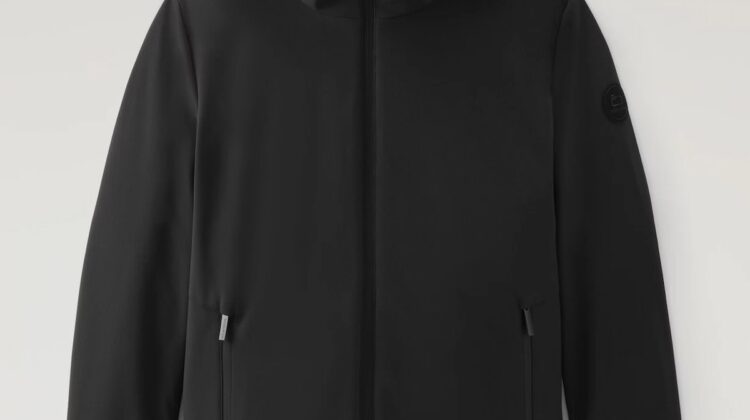PLUMAS CORTO  COLOR NEGRO WOOLRICH