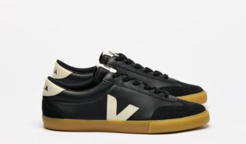 VOLLEY LEATHER BLACK PIERRE VEJA
