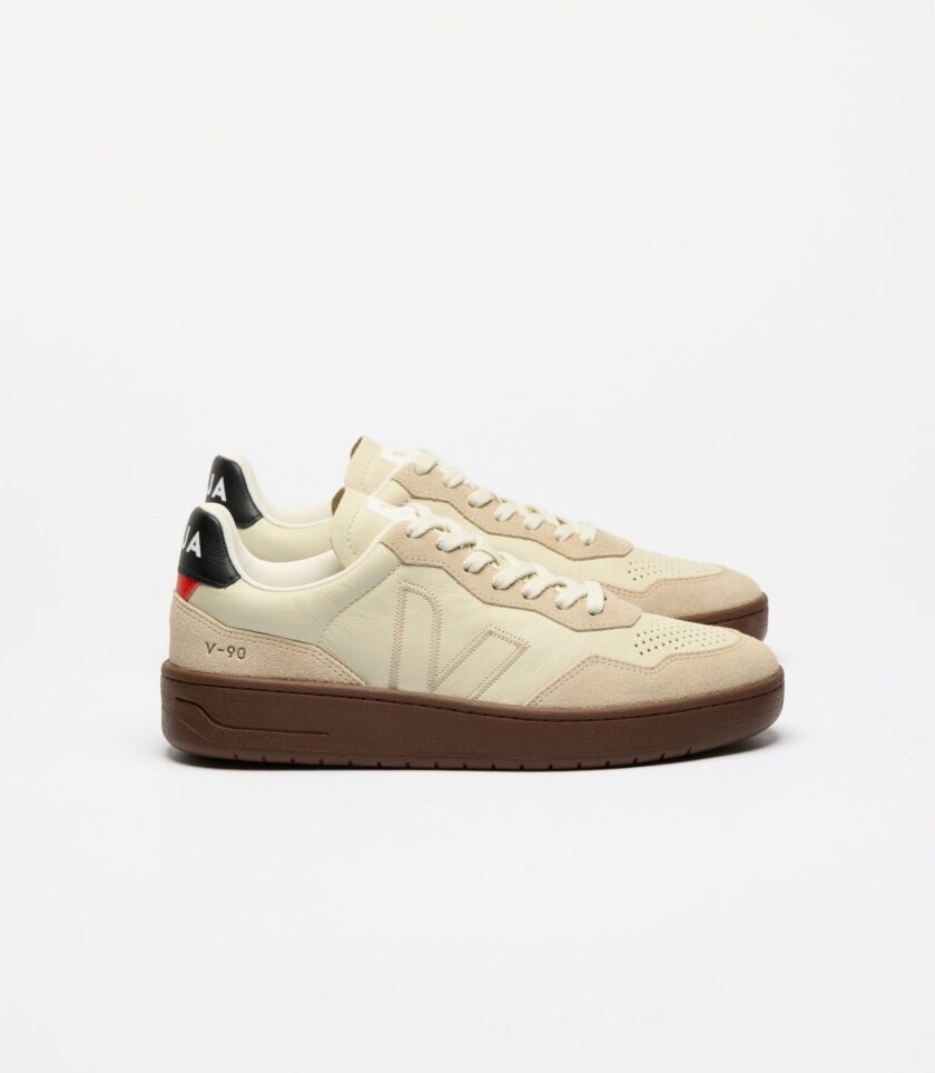 V-90 LEATHER BEIGE ALMOND BLACK VEJA