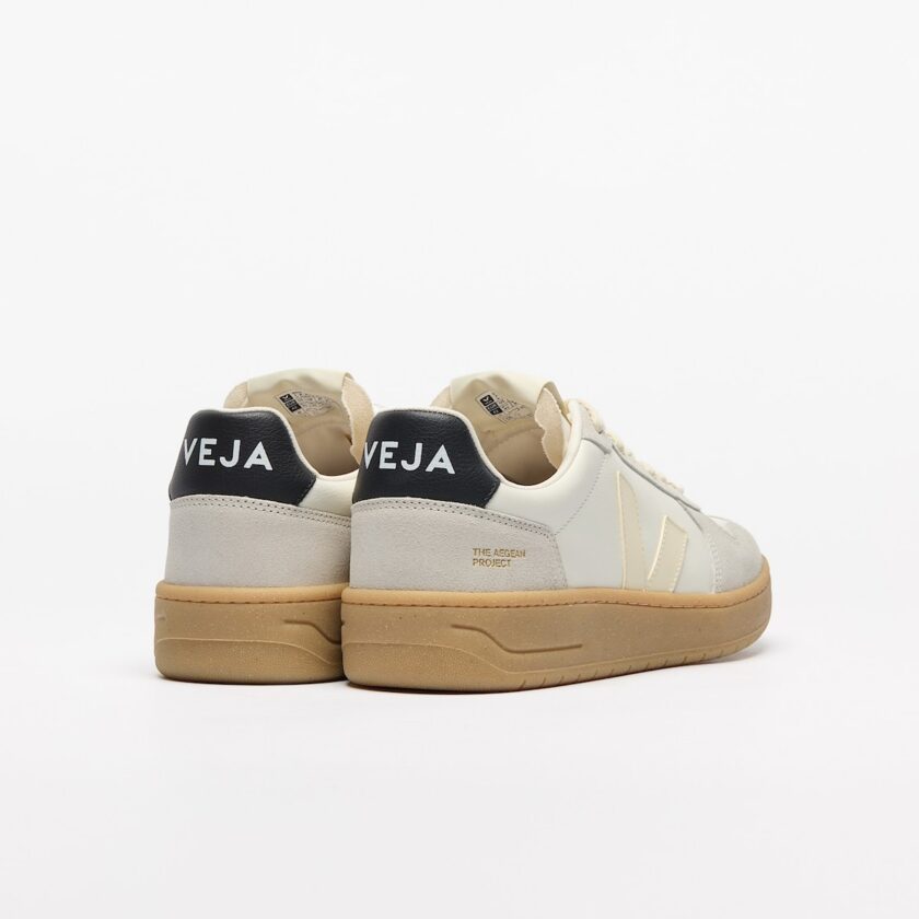 V-82 LEATHER PURE CALCAIRE BLACK VEJA - Imagen 3