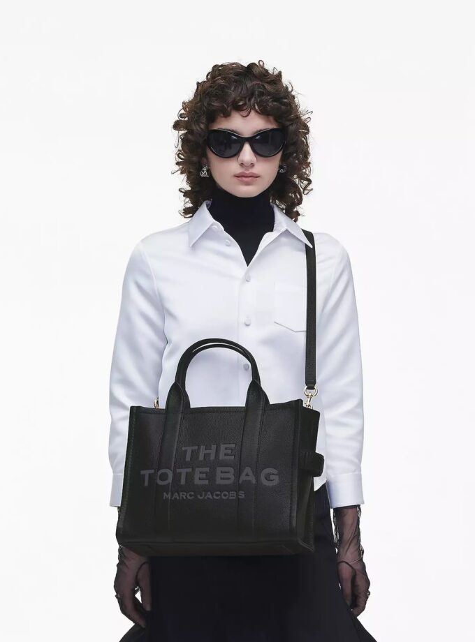 The Leather
Medium Tote Bag MARC JACOBS