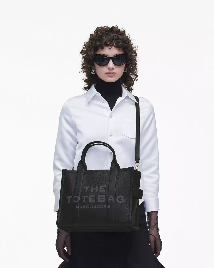 The Leather
Medium Tote Bag MARC JACOBS - Imagen 2