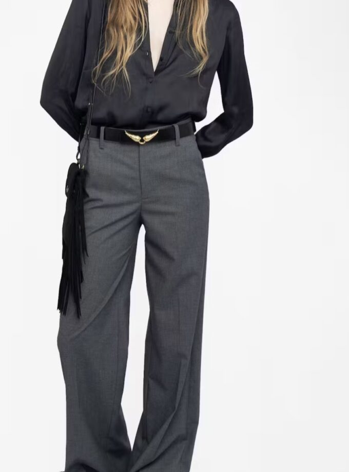 Mules abiertas de ante y shearling adornadas con bordados distintivos y equipadas con suelas anatómicas cómodas. ZADIG ET VOLTAIRE