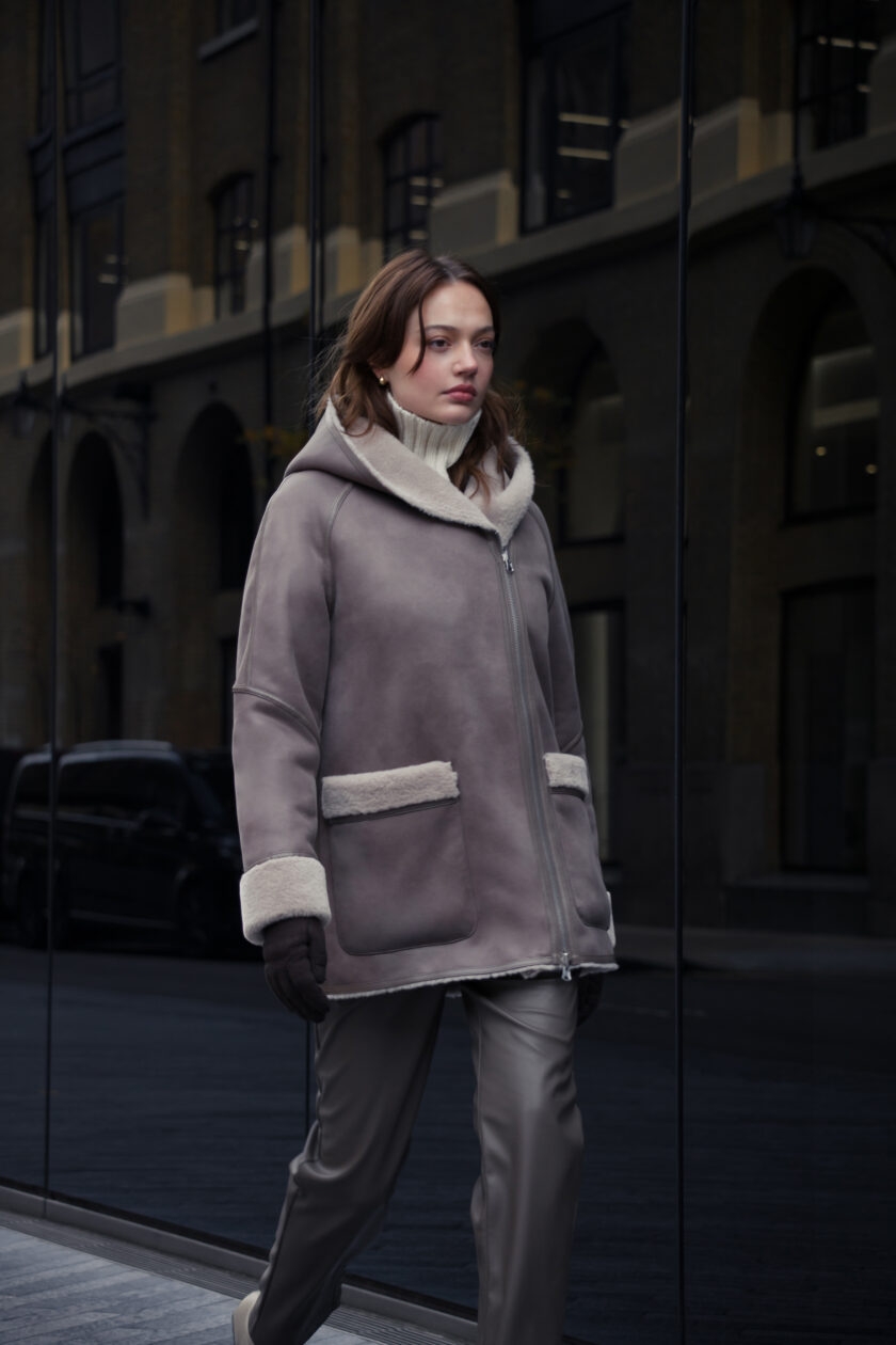 Chaqueta reversible con capucha de Ecopiel URBANCODE - Imagen 2