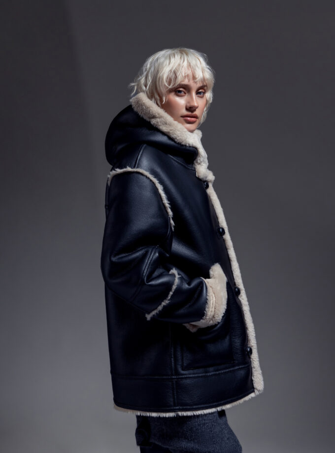 Chaqueta con capucha de Ecopiel y borreguito VEGANCODE