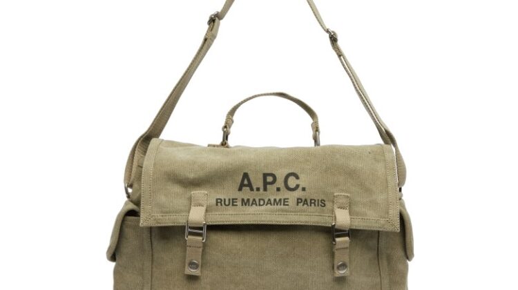 Bolsa  bandolera Recuperation Satchel color caqui en lona cruda. A.P.C.