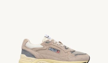 Zapatillas HYPERWAY de malla y ante en color arena y plata Autry