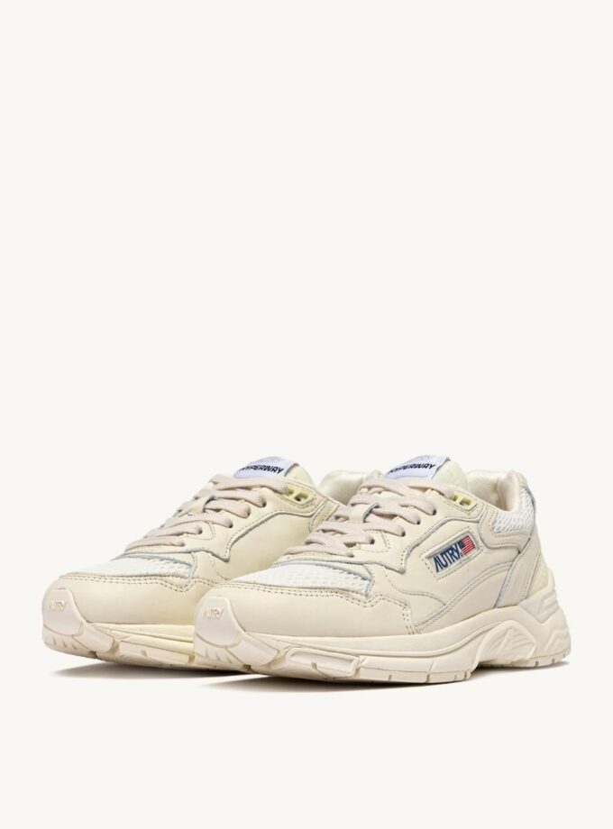 Zapatillas Hyperway de malla y piel whisper white Autry