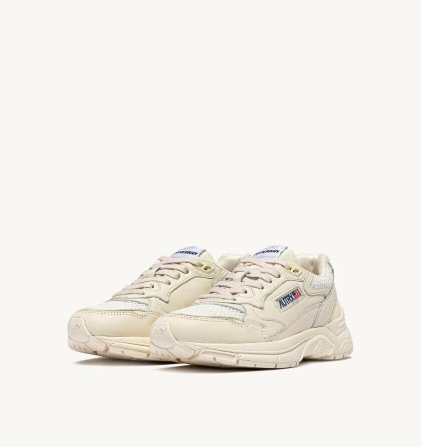 Zapatillas Hyperway de malla y piel whisper white Autry - Imagen 3